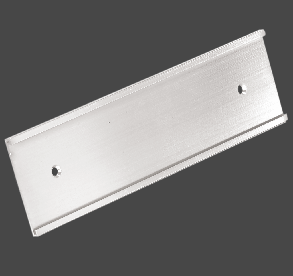 Portaplaca de Pared aluminio Plateado 2" x 8"